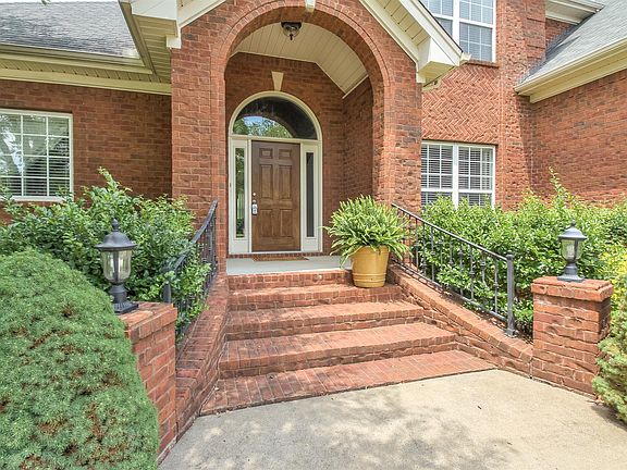 4th image of 2211 Haddington Cir