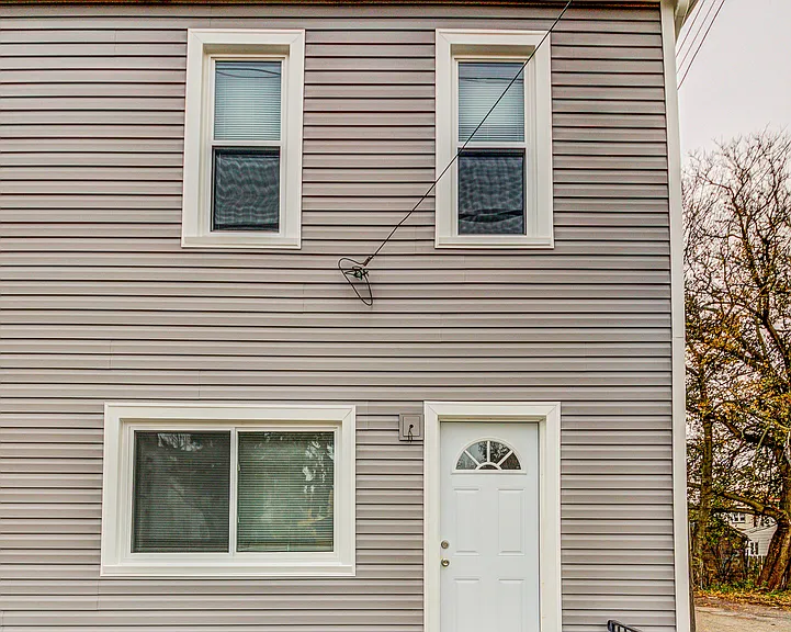 714 Industry St — Photo 1