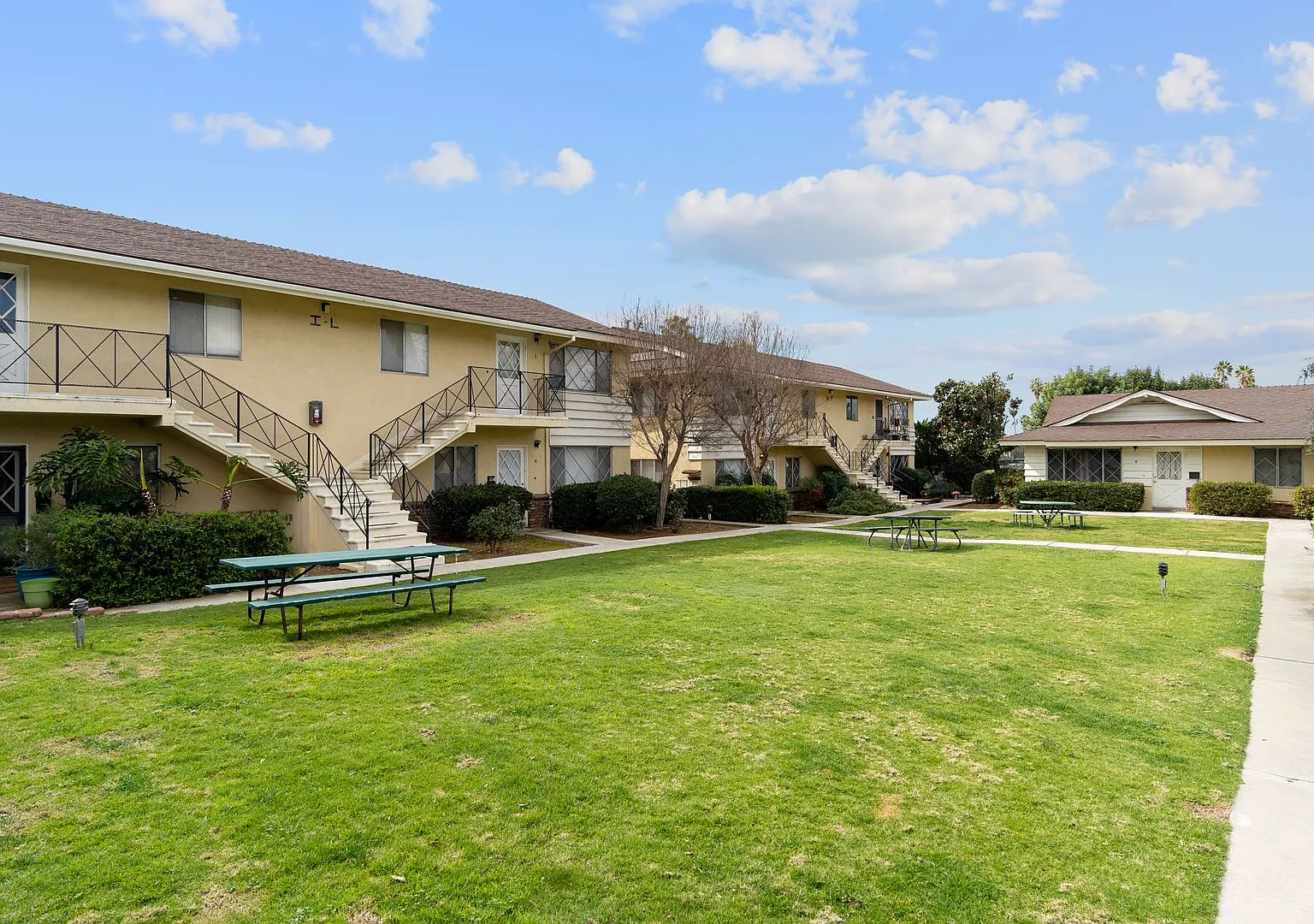 Roosevelt Rd — Photo 1