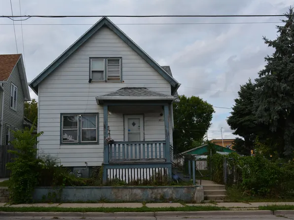 2714 W Walnut St, Milwaukee, WI 53208