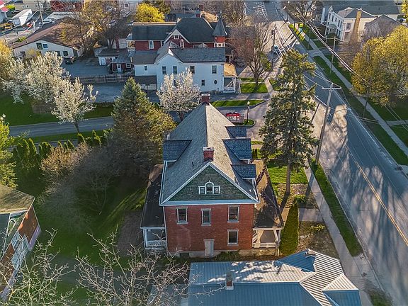 41st image of 616 E Main St