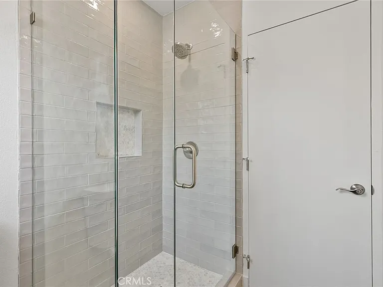 5339 1/2 Bellingham Ave — Photo 9