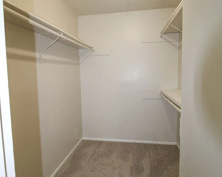 4724 Oakfield Way — Photo 8