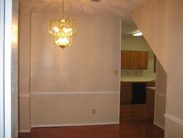 Hummingbird-DiningRoom_Kitchen_09082013