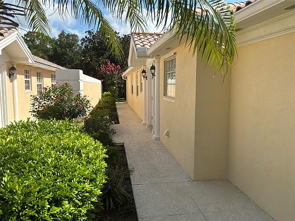 3rd image of 8004 Camminare Dr