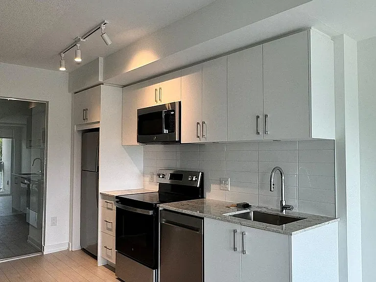 4010 Eglinton Ave W #327 — Photo 11