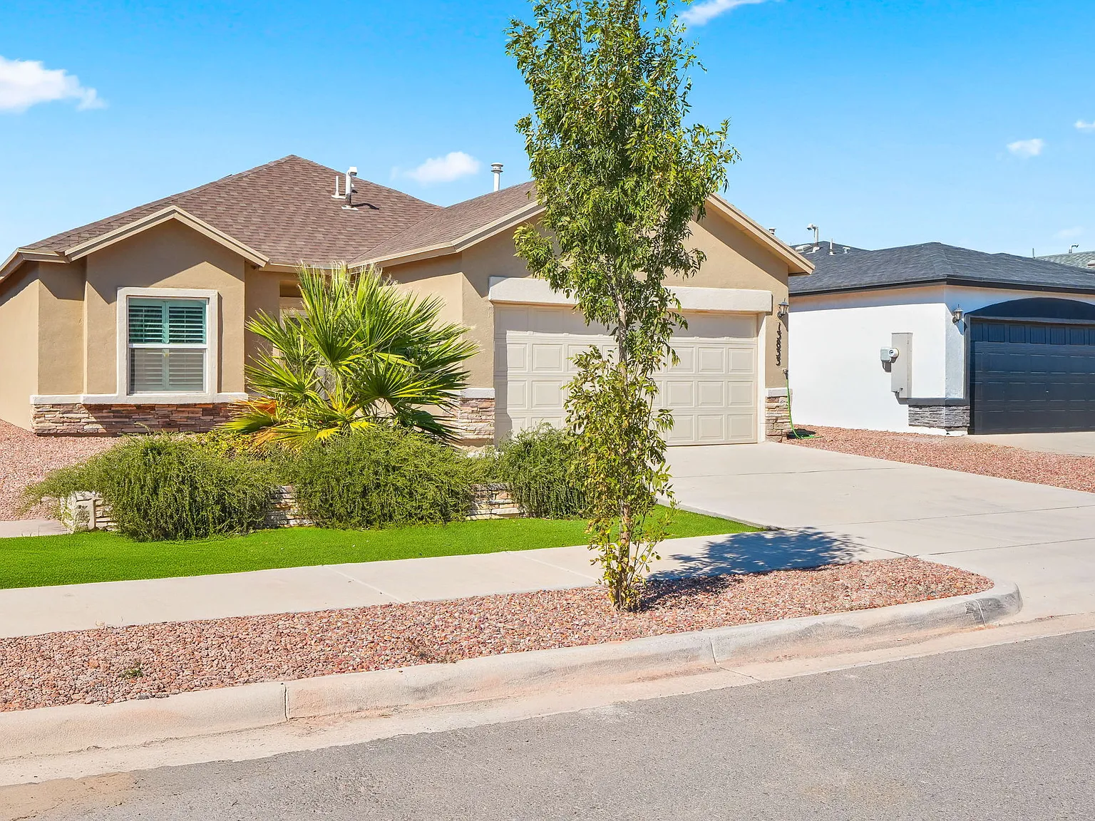 13833 Sky Harbor Ave — Photo 2