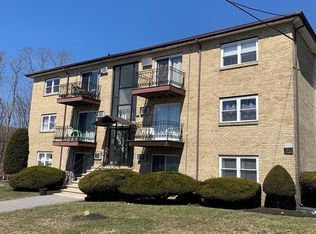 81 High St APT 23, Amesbury, MA 01913
