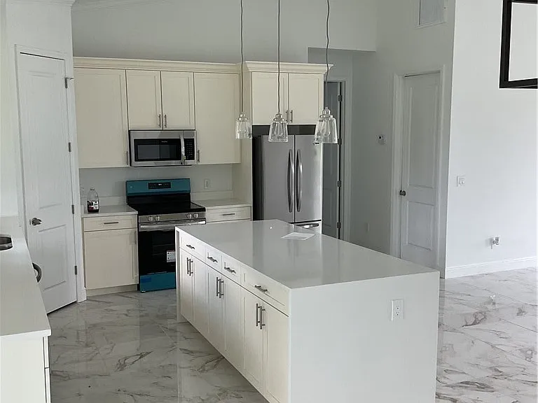 2919 52nd St W — Photo 5