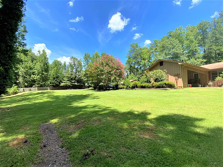 354 Woodcrest Dr — Photo 18