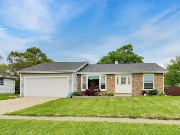 1410 N Scully Dr, McHenry, IL 60050