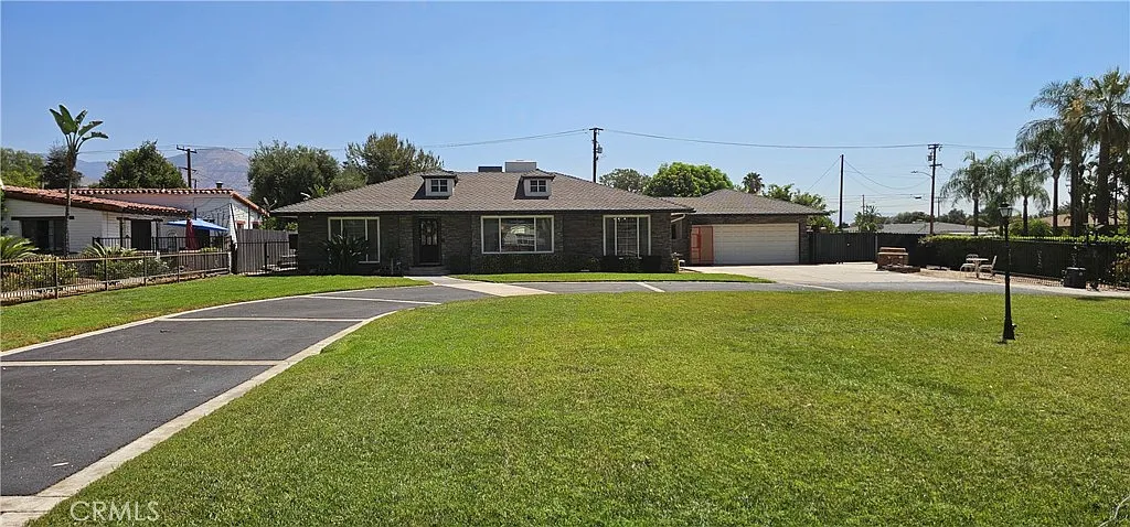 3 bed, 1740 sqft, $3,500 — Photo 1