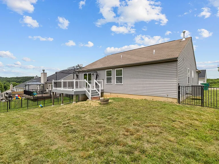 6593 Buckingham Palace Dr — Photo 50