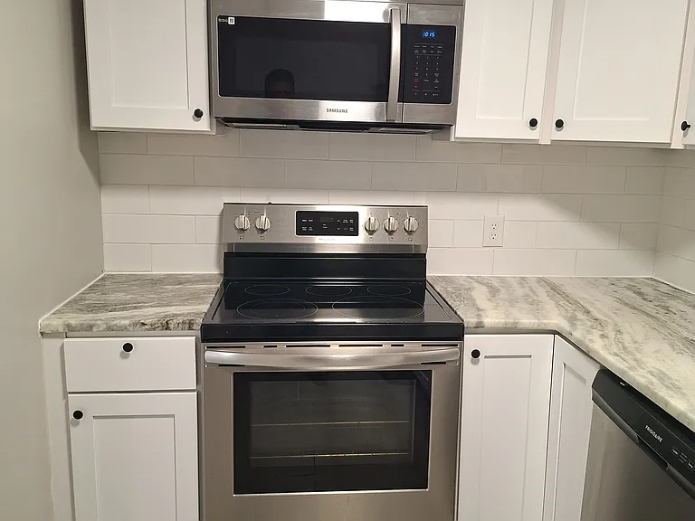 4723C N Main St — Photo 3