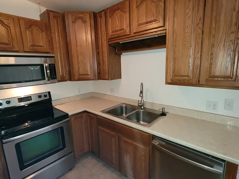 627 Highline Dr — Photo 6