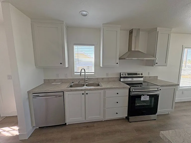 1700 State St #94 — Photo 9