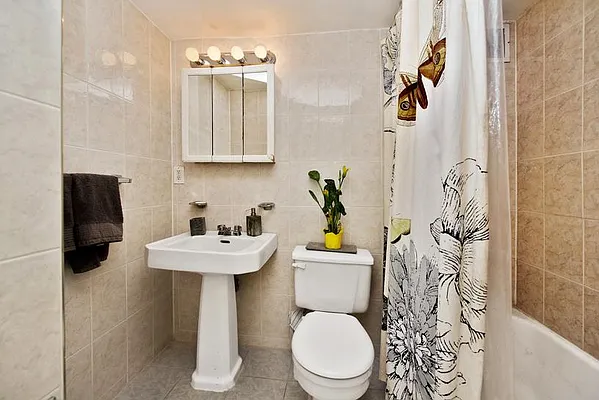 Sold by Keller Williams NYC | media 11
