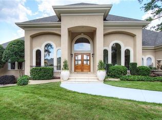15904 Riverpointe Dr, Charlotte, NC 28278