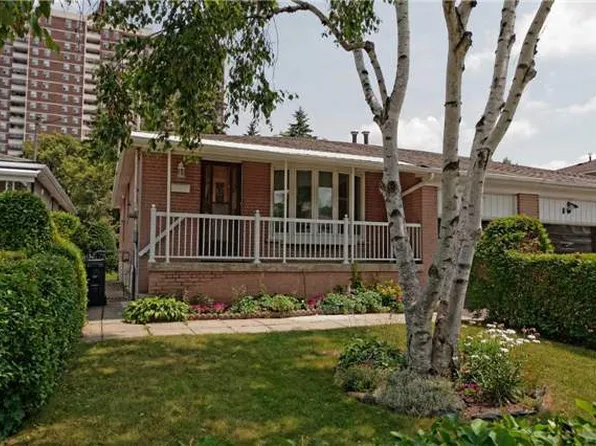 12 Tanjoe Cres, North York, ON M2M 1P7