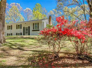 195 Tree Top Ln, Walhalla, SC 29691