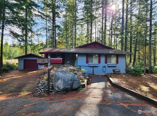 530 N Lake Surf Dr, Lilliwaup, WA 98555