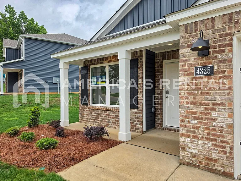 4325 Henry Rd — Photo 5