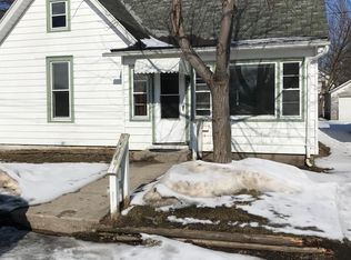 1223 W 4th St, Dixon, IL 61021