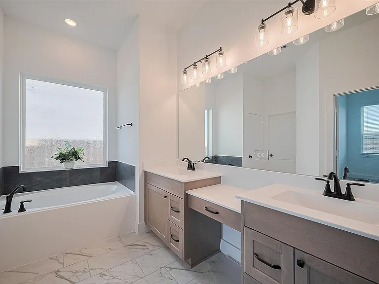3328 Voda Bend Dr — Photo 40
