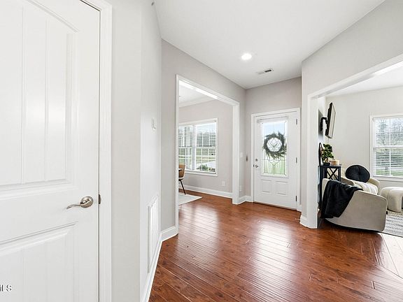 5th image of 143 Anderson Rd