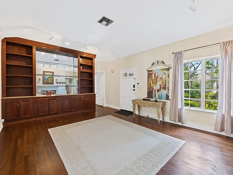 2400 Delmar Pl — Photo 12