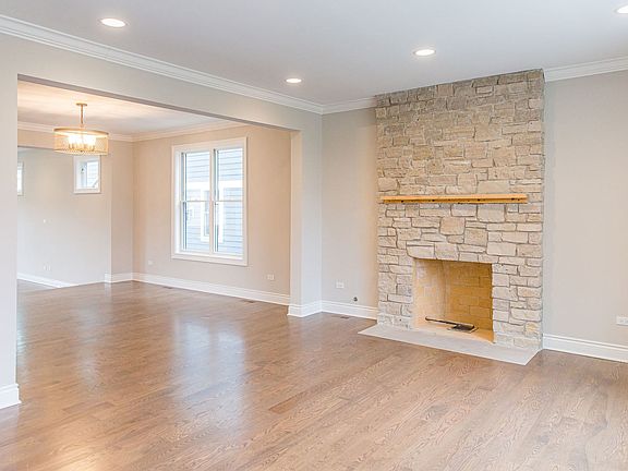 2nd image of 184 N Evergreen Ave
