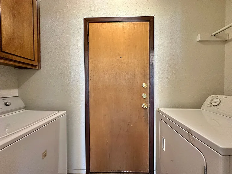 1602 Becker Dr — Photo 13
