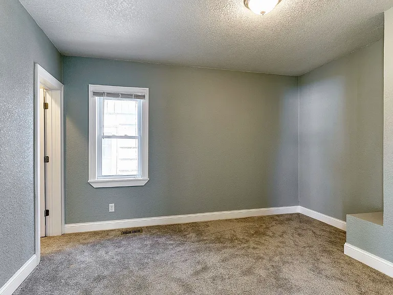 1049 25th Ave SE #1 — Photo 11