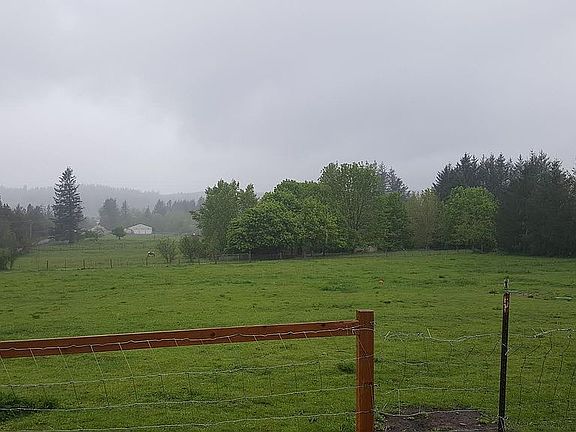 3rd image of 525 SE 312th Ave
