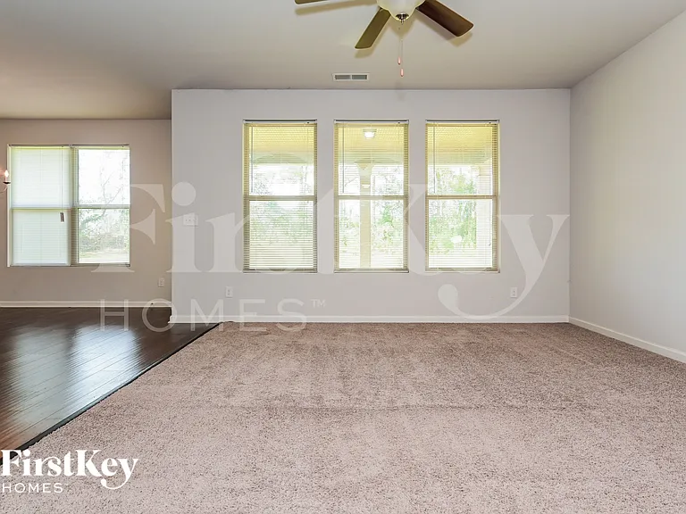 152 Daisy Cir — Photo 2