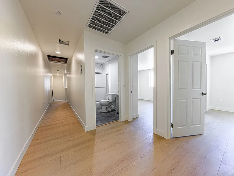 1652 Murchison St — Photo 19