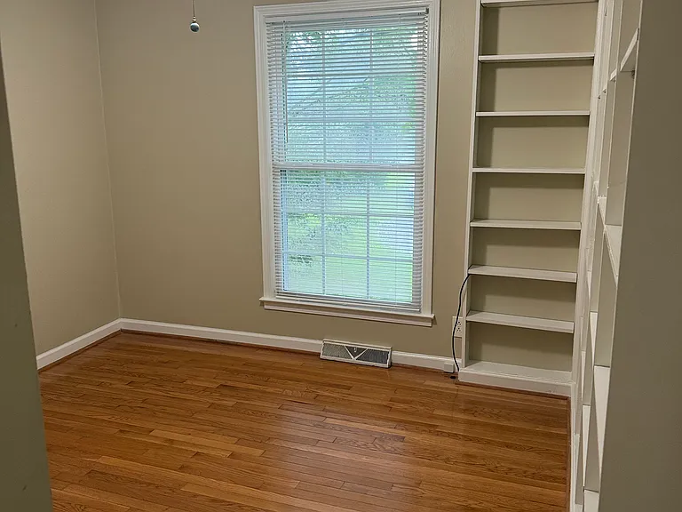 1706 Indian Hills Rd — Photo 8