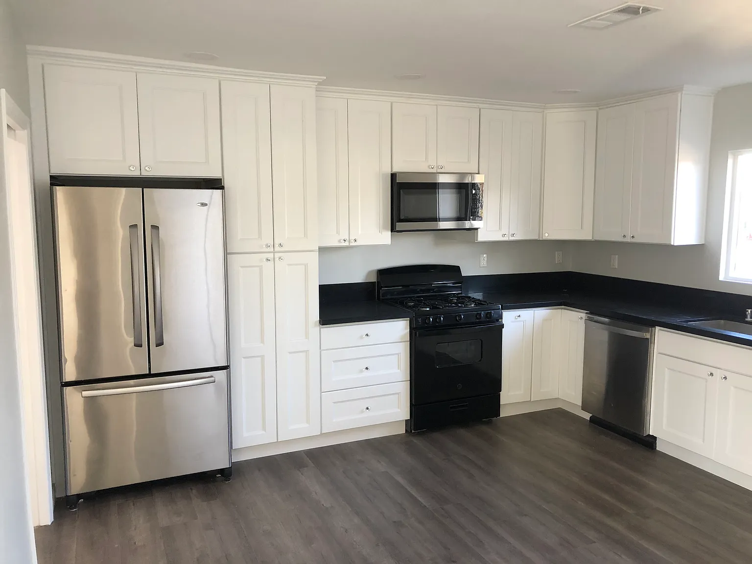 3 bed, 1480 sqft, $4,200 — Photo 3