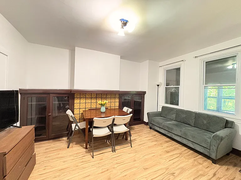 1045 Flemington St — Photo 24