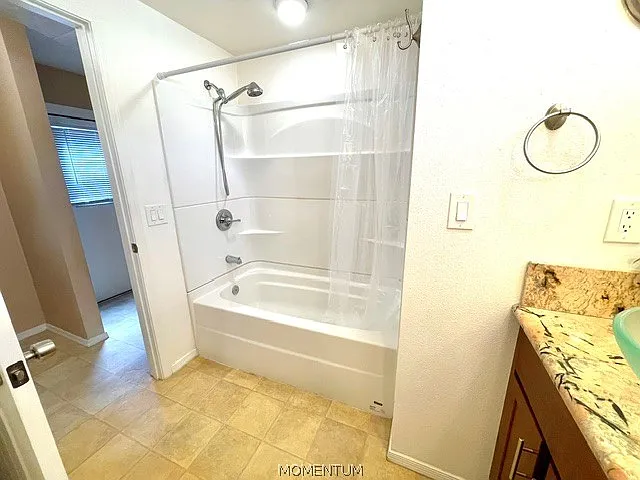 2 bed, 1.0 bath, 723 sqft, $1,395 — Photo 4