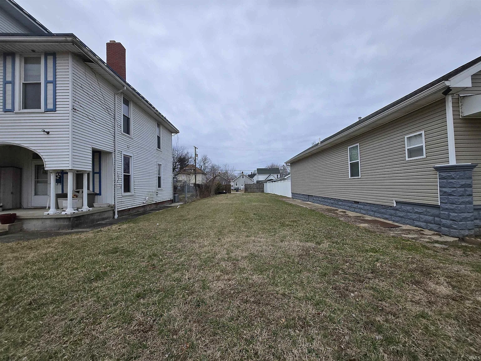 1423 S Barker Ave photo 1
