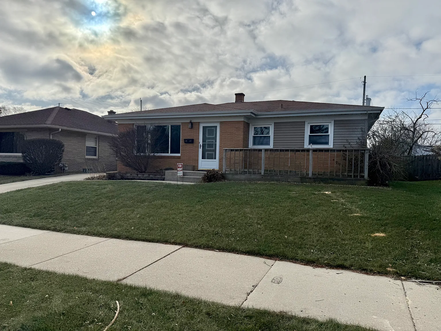 1910 Saturn Ave photo 1