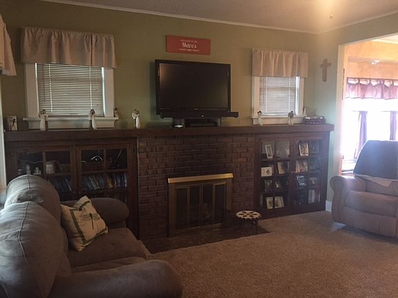 3rd image of 301 N Cedar St