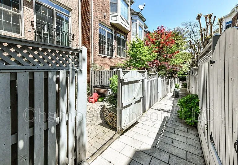 1572 21st Ct N — Photo 32