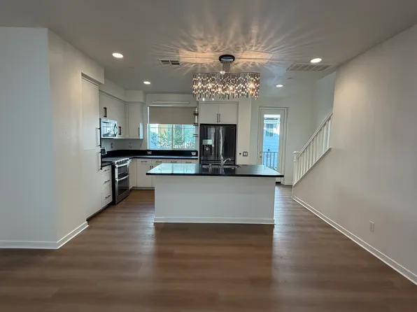 2712 Meyer Ln, Pomona, CA 91767