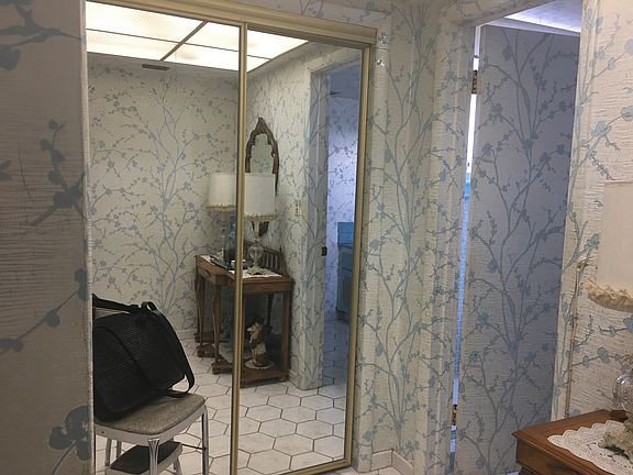 4th image of 1481 NE Miami Gardens Dr APT 363