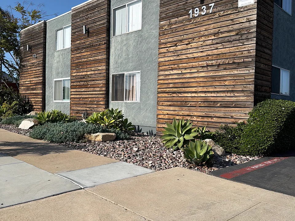 1937 L Ave #1