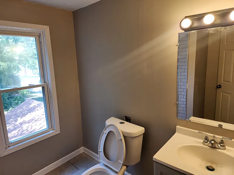 2550 Madison St NE — Photo 22