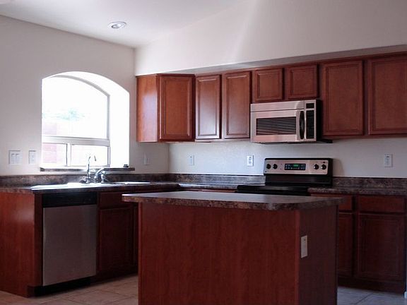 4th image of 42542 W Chambers Dr