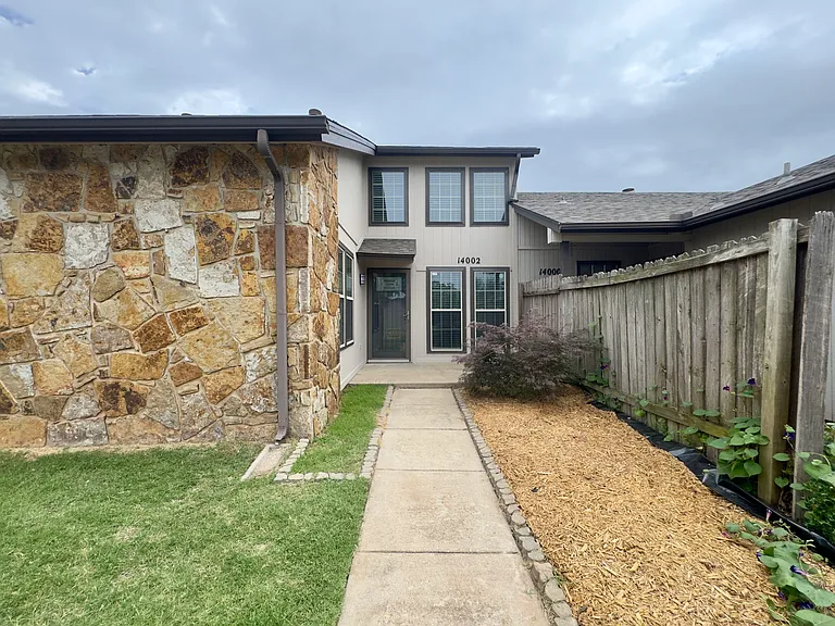14002 Crossing Way E — Photo 1